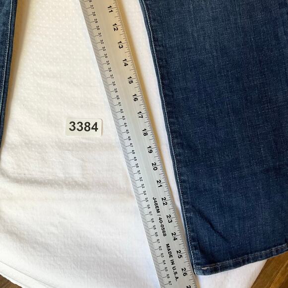 Levi’s Women Cropped Jeans size 18S - W34 L28 Blue Mid Rise Slim Fit - Picture 3 of 12